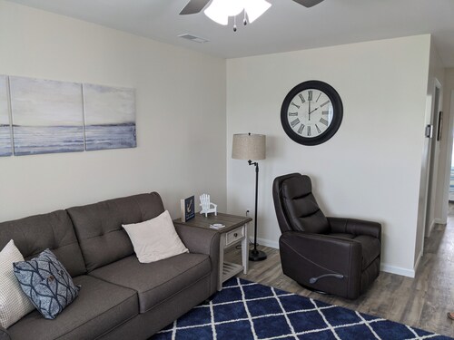 Cozy 2-bedroom corporate apartment minutes from Lake Cumberland Kentucky.  