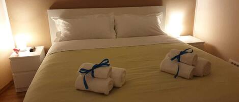 1 غرفة نوم وواي فاي مجانًا وملاءات أسرّة