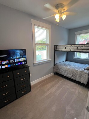 4 bedrooms, WiFi, bed sheets