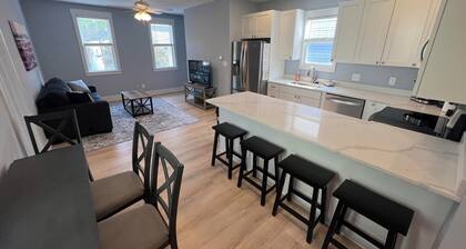 Central Home 3min to downtown + private parking + 10% off Ark, Aquarium, and Zoo