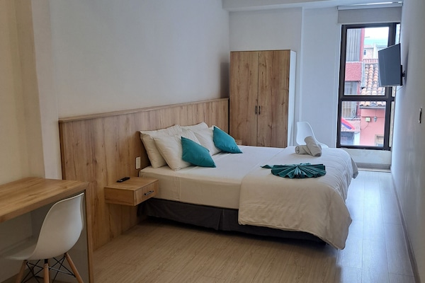 Habitación doble exclusiva | Escritorio, espacio para trabajar con laptop y wifi gratis