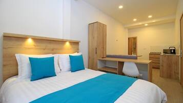 Deluxe-værelse | 1 soveværelse, skrivebord, arbejdsområde til bærbare computere