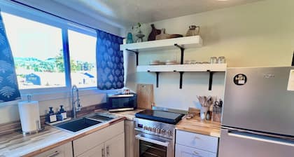 Brand new Cozy apartment in lovely Forks with WiFi,