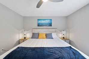 2 bedrooms, WiFi, bed sheets - Raleigh Cityside Duplex Unit A (Raleigh)