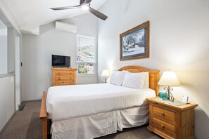 3 slaapkamers, een strijkplank/strijkijzer, gratis wifi, beddengoed