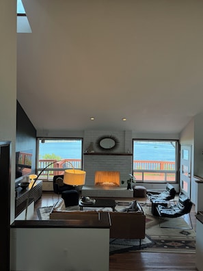 Smart TV, fireplace, foosball, stereo