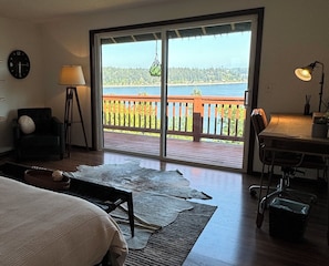 5 bedrooms, desk, iron/ironing board, free WiFi