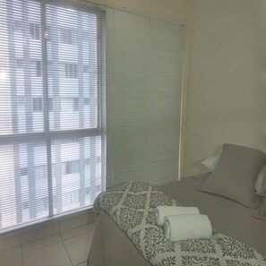 1 habitación, espacio para trabajar con laptop y wifi gratis