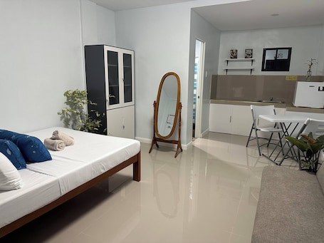 1 bedroom, WiFi, bed sheets. Room 803 @ Pennington Inn, Guimaras