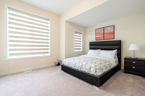 4 habitaciones, escritorio, tabla de planchar con plancha y wifi 