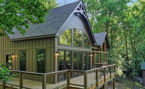 Property grounds - Riverfront Cabin! Hot Tub, Bar, & Fireplace; Family Friendly; Fire Pit (Ellijay)