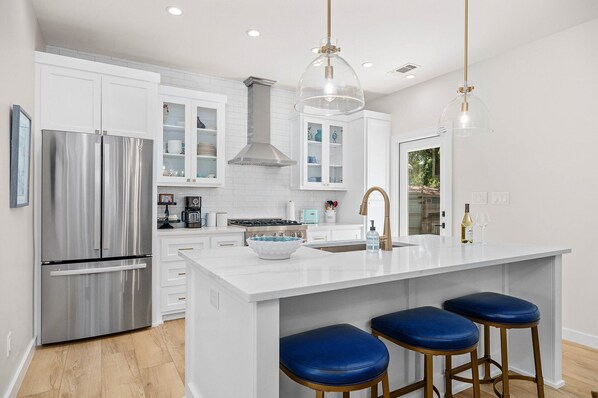 Fridge, microwave, oven, stovetop - Cardinal Haus | Great House for Families | Firepit (Fredericksburg)