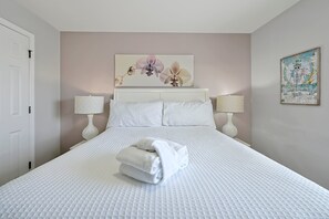 3 bedrooms, desk, iron/ironing board, travel cot