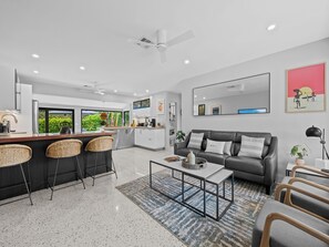 Smart TV, stereo - Welcome to Endless Summer, a Modern Tropical Oasis with Private Heated Pool and Relaxed Vibes! (Wilton Manors)