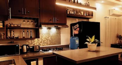 New Cozy Villa near Clark Freeport Zone. 5 minutes drive to malls, resto, others