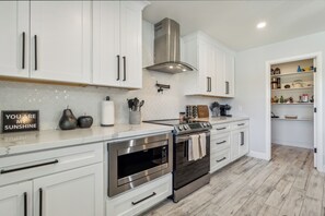 Fridge, microwave, oven, stovetop - Heated Pool- Prime Scottsdale-Sunlit Haven (Phoenix)