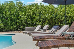 A heated pool - Heated Pool- Prime Scottsdale-Sunlit Haven (Phoenix)