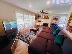 Smart TV, DVD player - ! NEW ! Arizona Wine House. Centrally located in the Heart of the Verde Valley. (Rimrock)