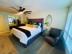 3 bedrooms, desk, iron/ironing board, free WiFi - ! NEW ! Arizona Wine House. Centrally located in the Heart of the Verde Valley. (Rimrock)