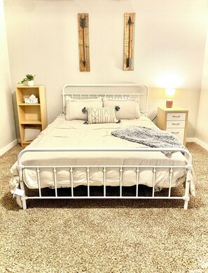 1 bedroom, WiFi, bed sheets