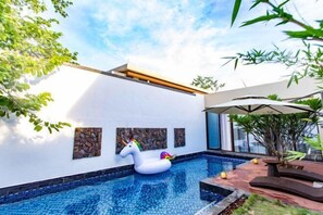 Outdoor pool - Sanya Seaside Breeze Homestay (Sanya)