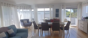 11A Seaview. 
Ocean and Otway Ranges views. Close to beach. Pet friendly.