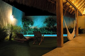 Télévision à écran plat