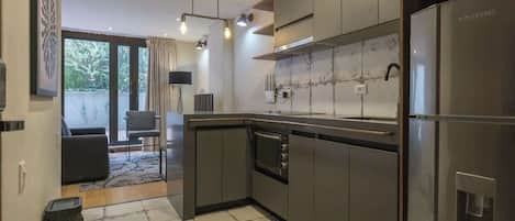 Cookware/dishes/utensils