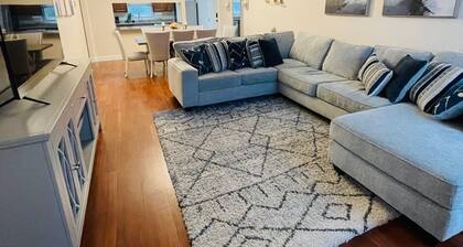 Cozy 2-bedroom apartment in lovely Zephyrhills with WiFi, AC