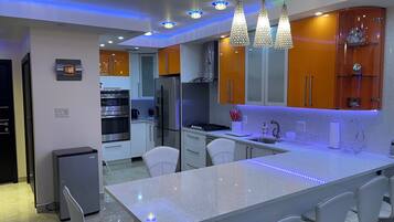 Microwave, oven, stovetop, dishwasher