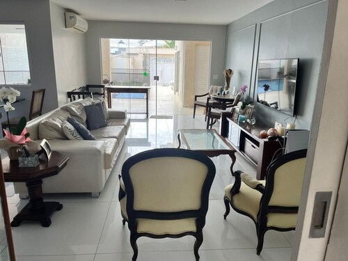 Mansão Luxuosa 5 Suítes, Riviera del Sol com Empregada Domestica Inclusa