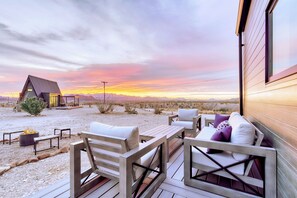 Family Cabin, Kitchen, Mountain View | Terrace/patio - Stardust Big Bend Luxury Cottage (Terlingua)