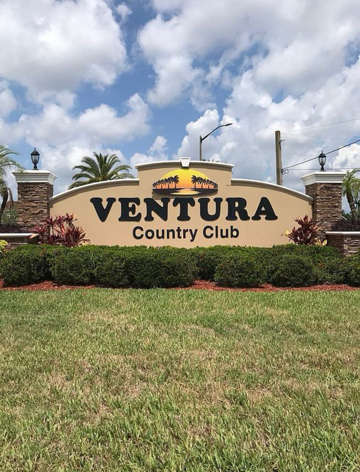 Cozy 2-bedroom condo in amazing Golf Community with Wi-Fi, Pools, Fitness Center