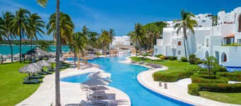 Best Location on Property ~ Beachfront ~ Private Pool ~ Top Floor Corner Unit