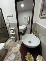 Classic Quadruple Room, Courtyard Area | Bathroom | Towels, soap, shampoo, toilet paper