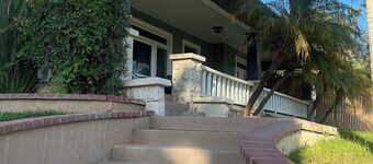 Cozy one of a kind 1910 bungalow -Wifi private . All close to RCC and UCR>