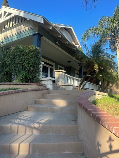 Cozy one of a kind 1910 bungalow -Wifi private . All close to RCC and UCR>