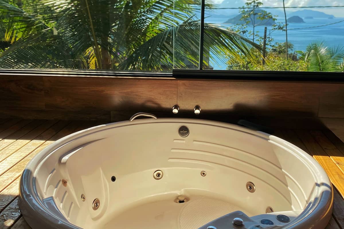 Luxury Studio, Lanai, Sea View | Free WiFi