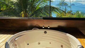 Luxury Studio, Lanai, Sea View | Free WiFi