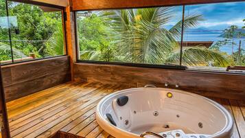 Luxury Studio, Lanai, Sea View | Property grounds