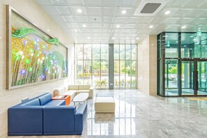 Lobby sitting area - Ariari Hotel (Jeongseon)