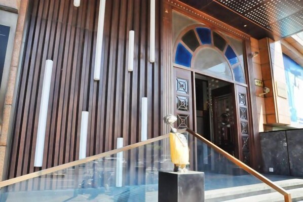 المنشأة من الخارج