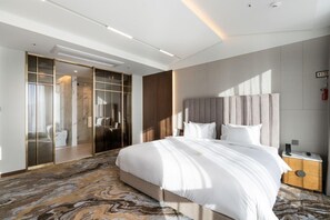 Mini-bar avec articles gratuits, coffres-forts dans les chambres