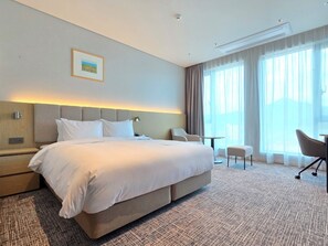 Superior Double Room, Mountain View | Free minibar items, in-room safe, blackout drapes, iron/ironing board - Stanford Hotel (Andong)