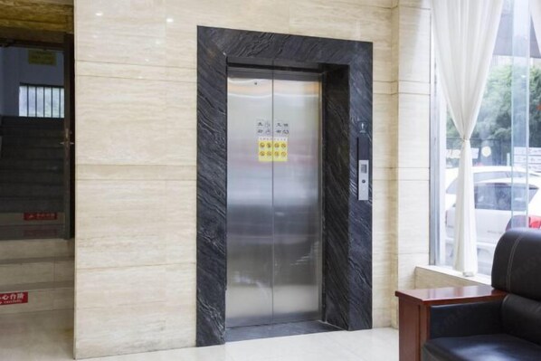 Interior - 100 Inn Liangpin Hotel (Jiashan County Shijia South Road RT-Mart) (Jiashan)