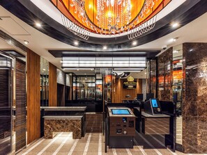 Lobby - APA Hotel Tokyo Nishikasai Ekimae (Tokyo)