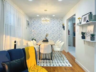 Luxurious Designer's Home 4 Bed 3 bath with Gaming Rm