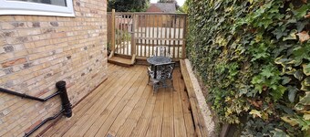 Charming Lincoln Cottage Family & Pet-Friendly