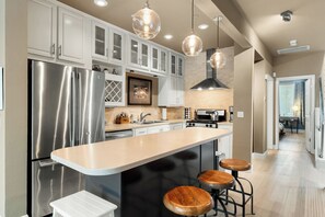 Microwave, oven, stovetop, dishwasher - Welcome to the Capital! 2 Bed 2 Bathroom, Loft-style townhome in West Sacramento (West Sacramento)