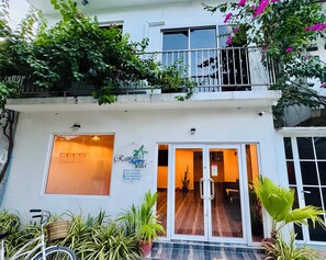 Front of property - Ramzu Villa (Thoddoo)